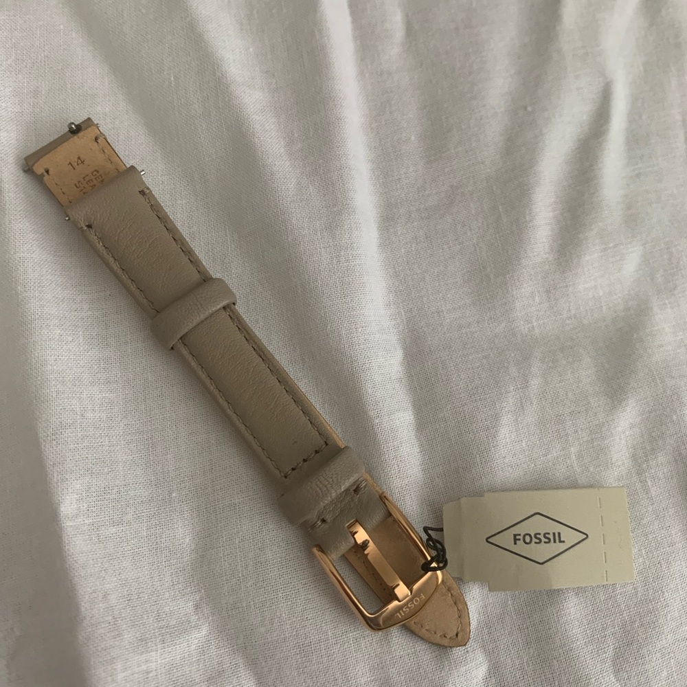 NWT Fossil 14 mm watch strap. Taupe color.